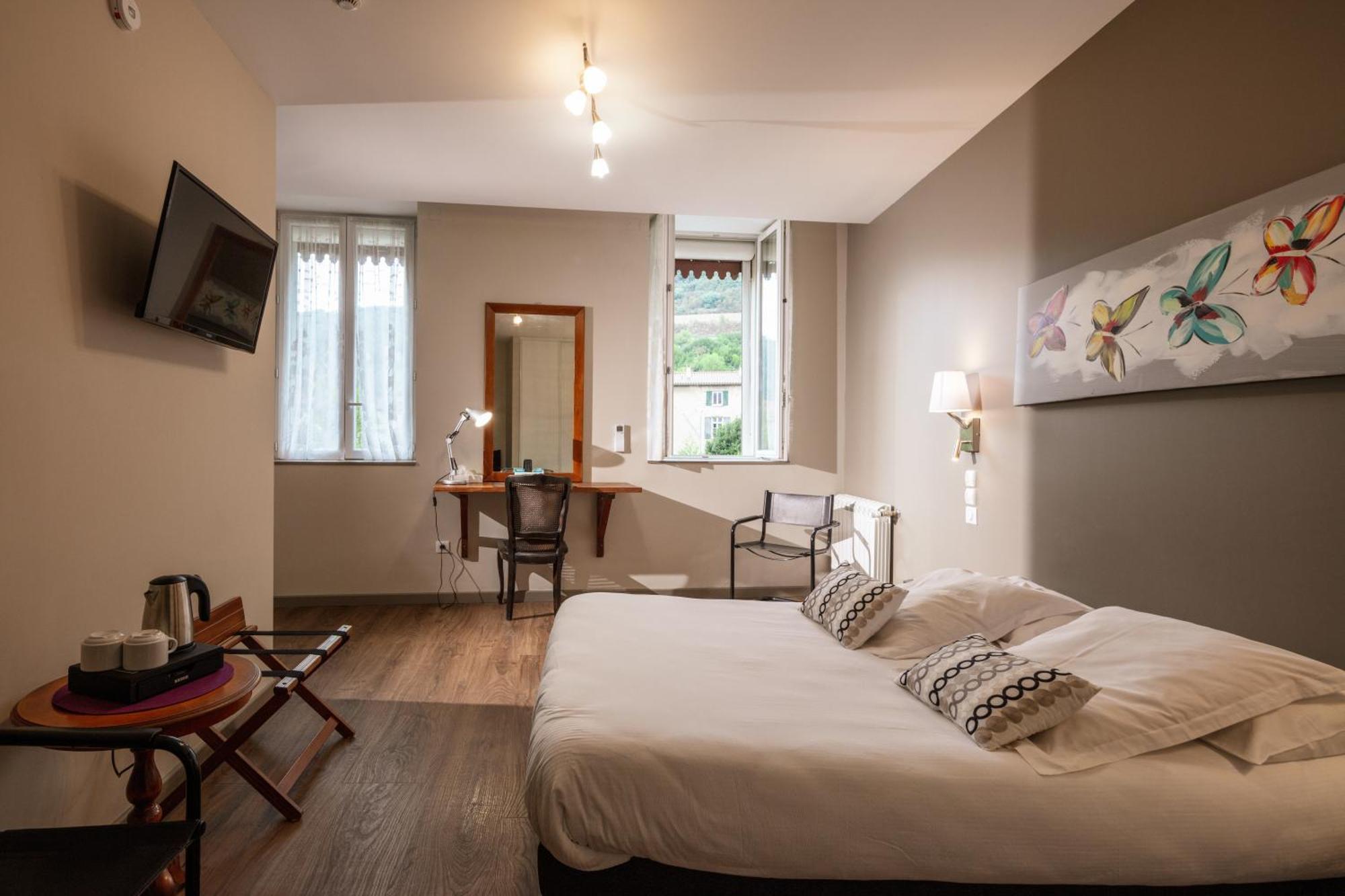 Logis Hotel Restaurant De La Paix Lodève Kültér fotó