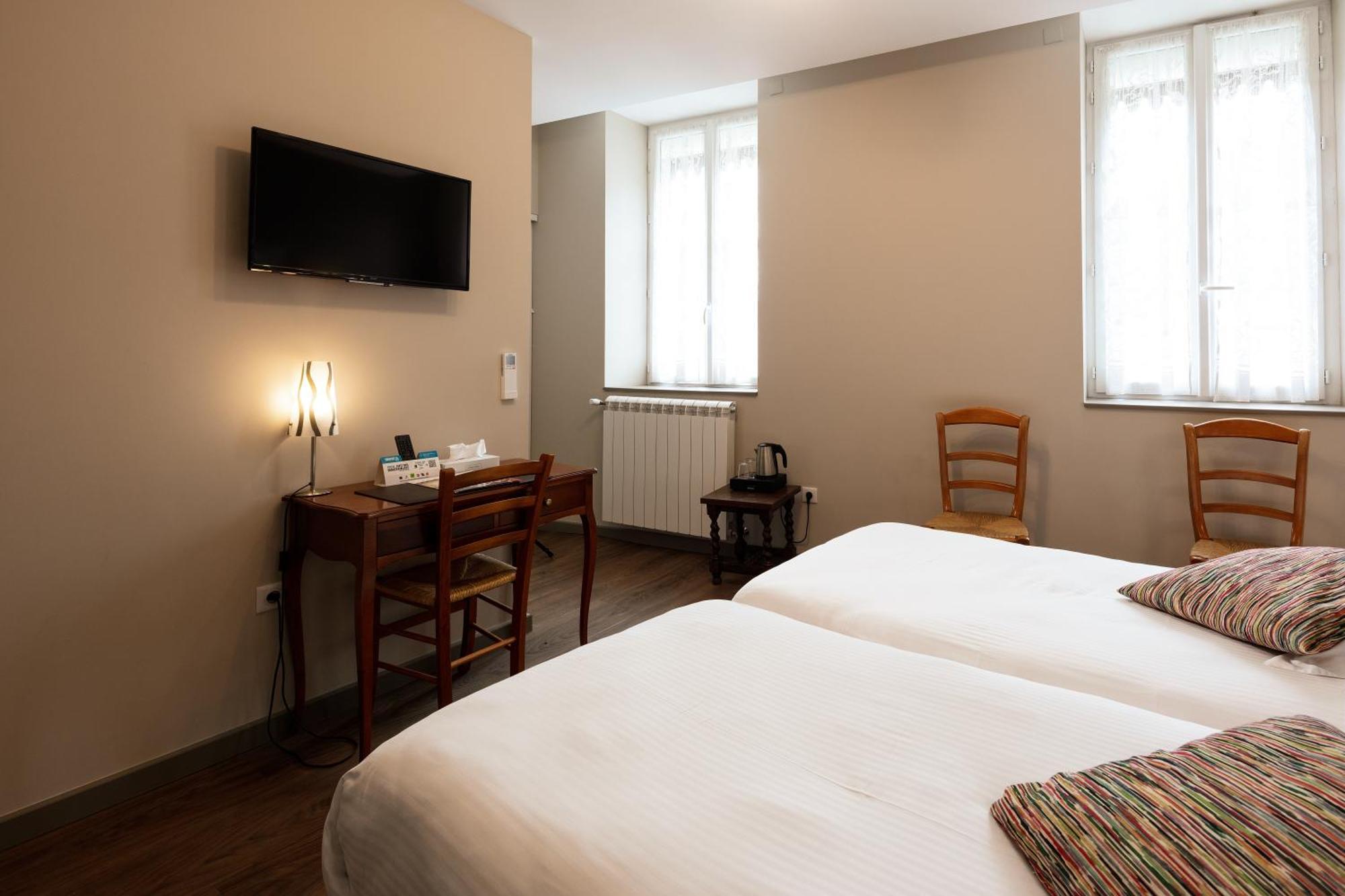 Logis Hotel Restaurant De La Paix Lodève Kültér fotó