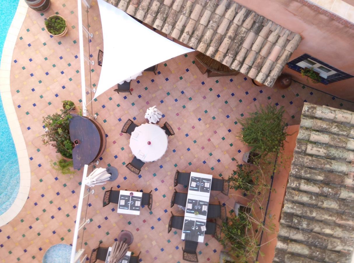 Logis Hotel Restaurant De La Paix Lodève Kültér fotó