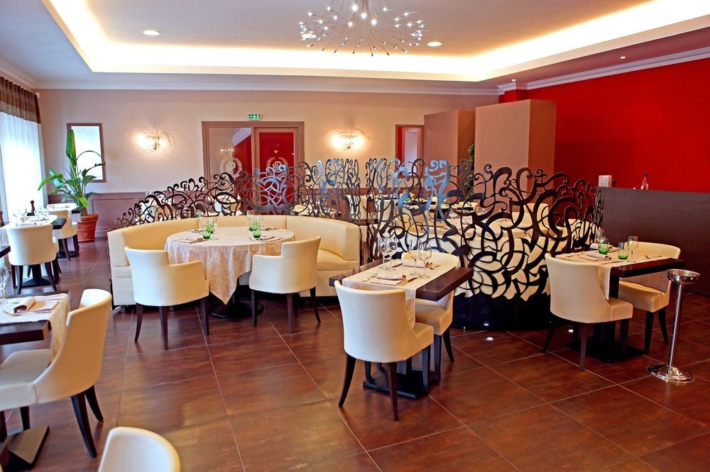 Logis Hotel Restaurant De La Paix Lodève Kültér fotó