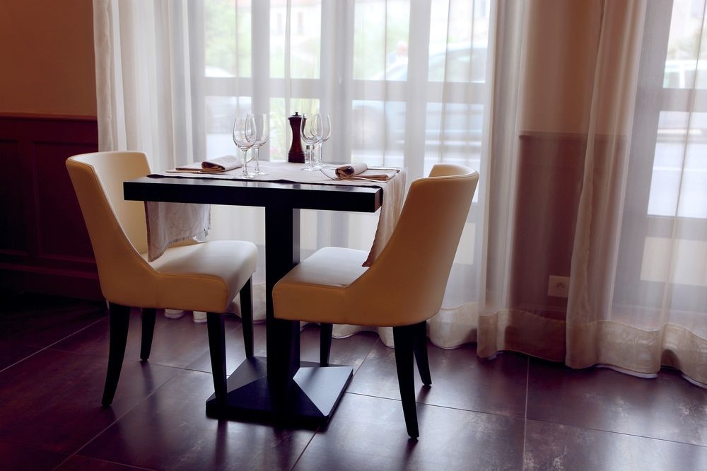 Logis Hotel Restaurant De La Paix Lodève Kültér fotó