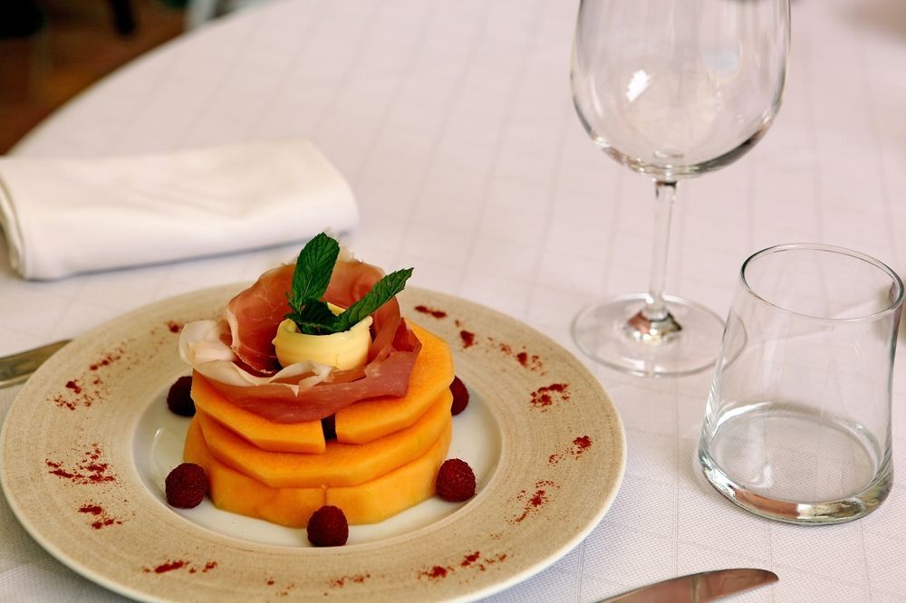 Logis Hotel Restaurant De La Paix Lodève Kültér fotó